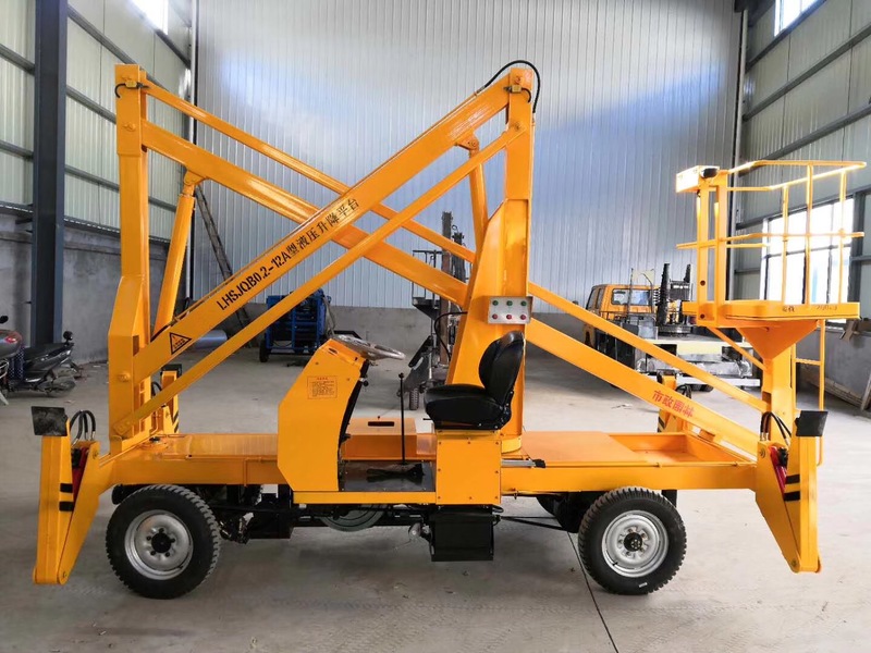 曲臂式升降平（píng）台